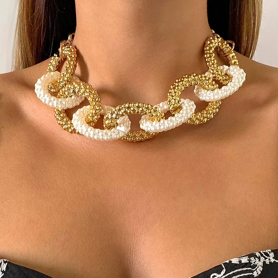 La Pearla Necklace Set