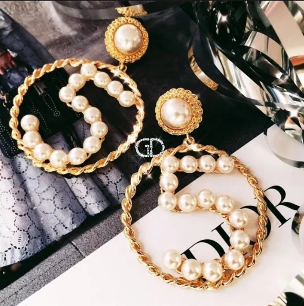 No.5 Pearl Hoop Earrings