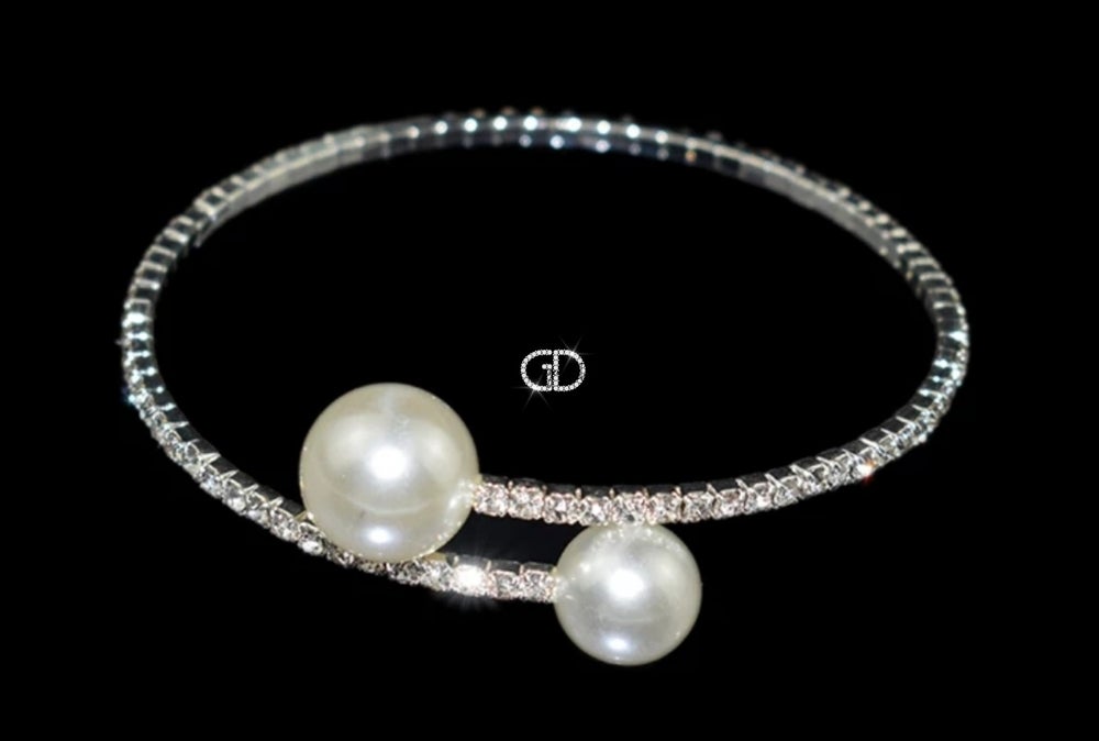 Rhinestone Pearl Bangle