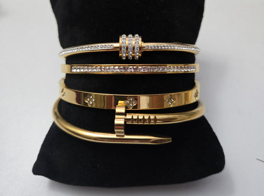 Gold Bracelet Stack (E)