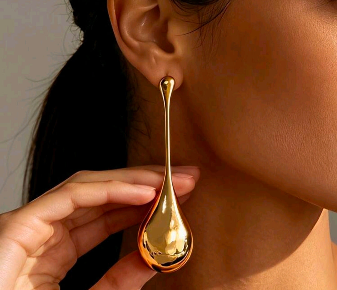 Liz Dew Drop Studs