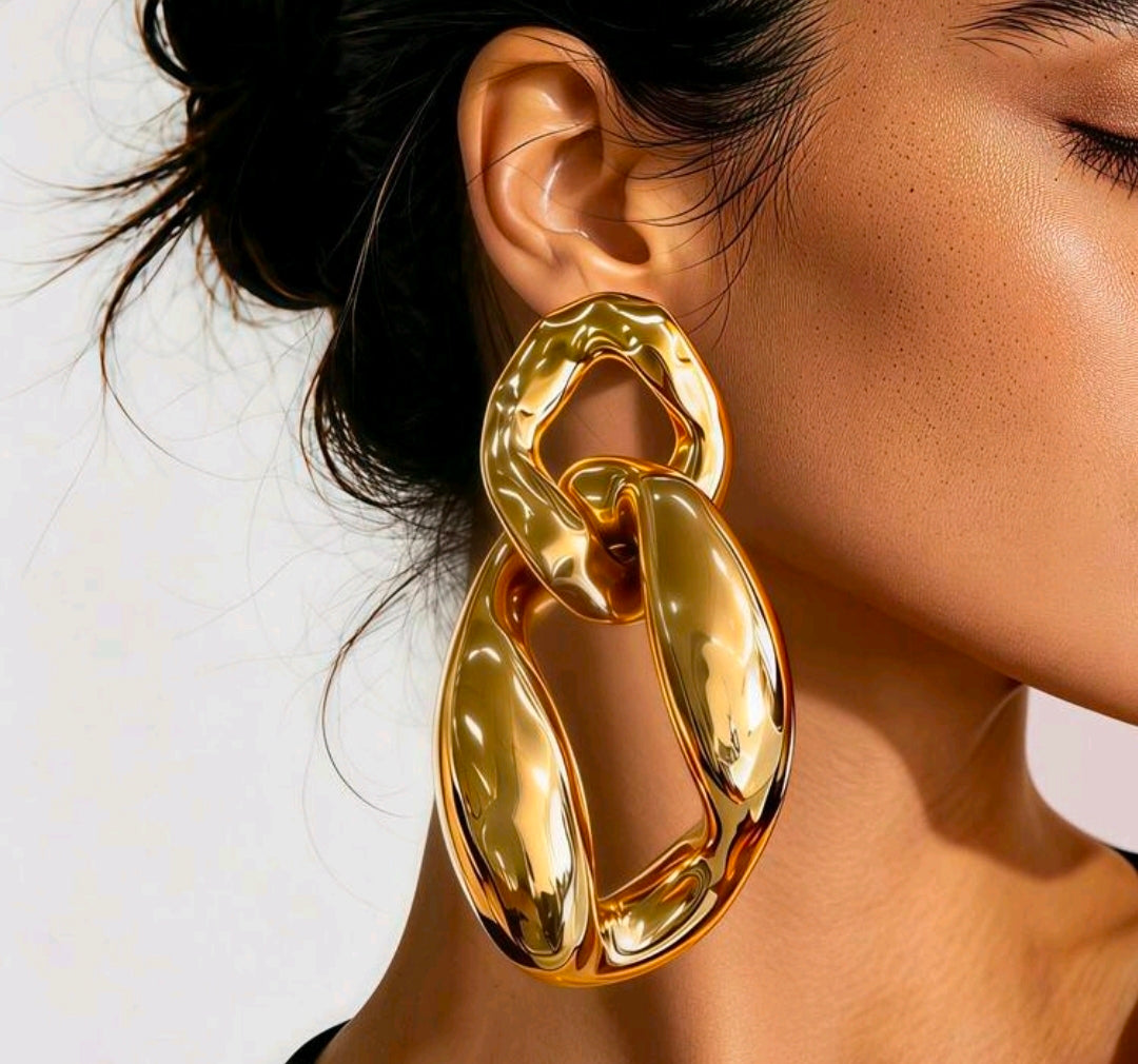 Lawreyne Oversized Link Earrings