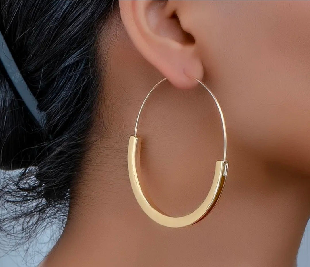 Anneliese Hoop Earrings