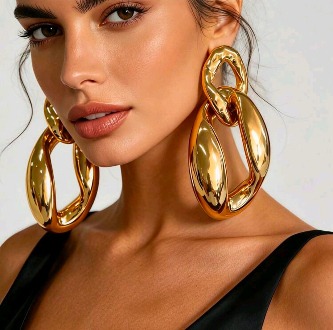 Lawreyne Oversized Link Earrings