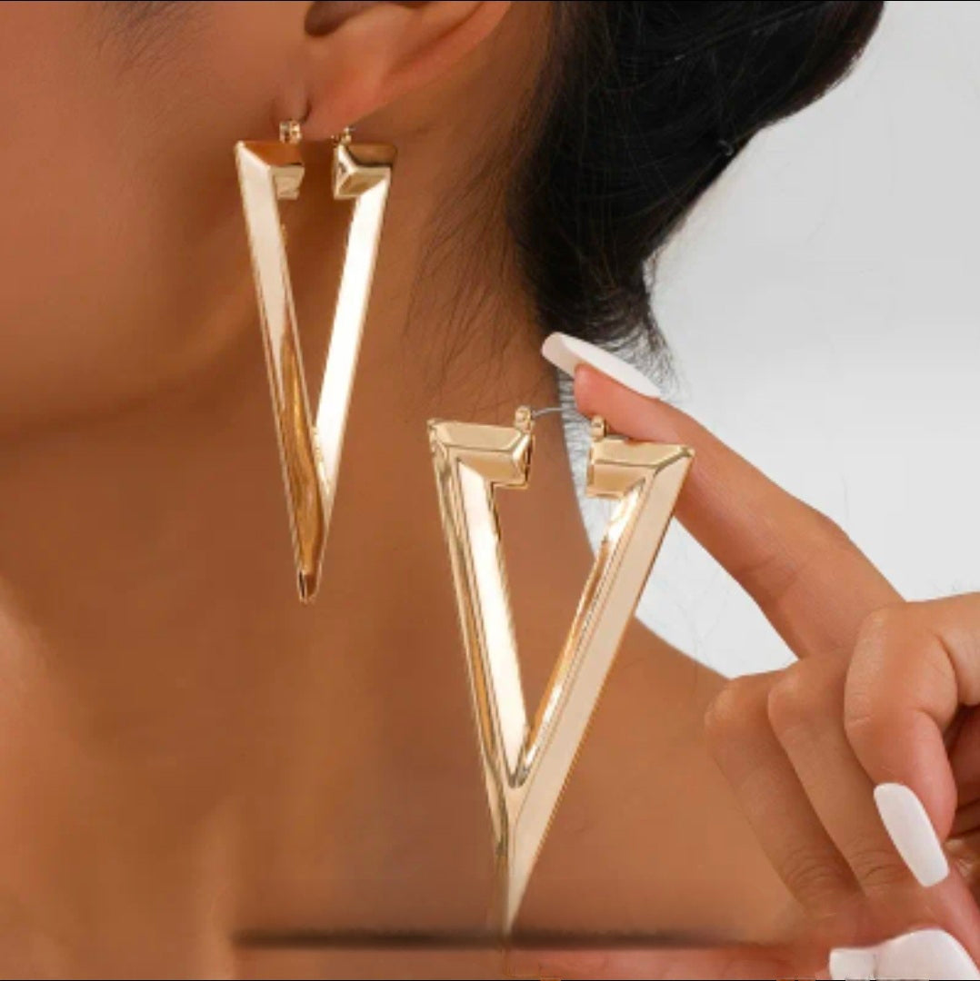 Puffed Triangle Hoops