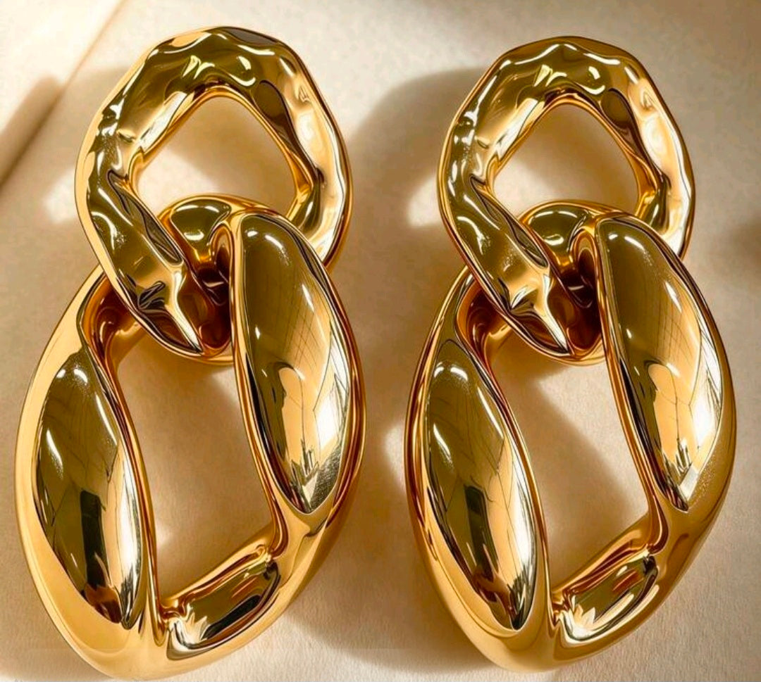 Lawreyne Oversized Link Earrings