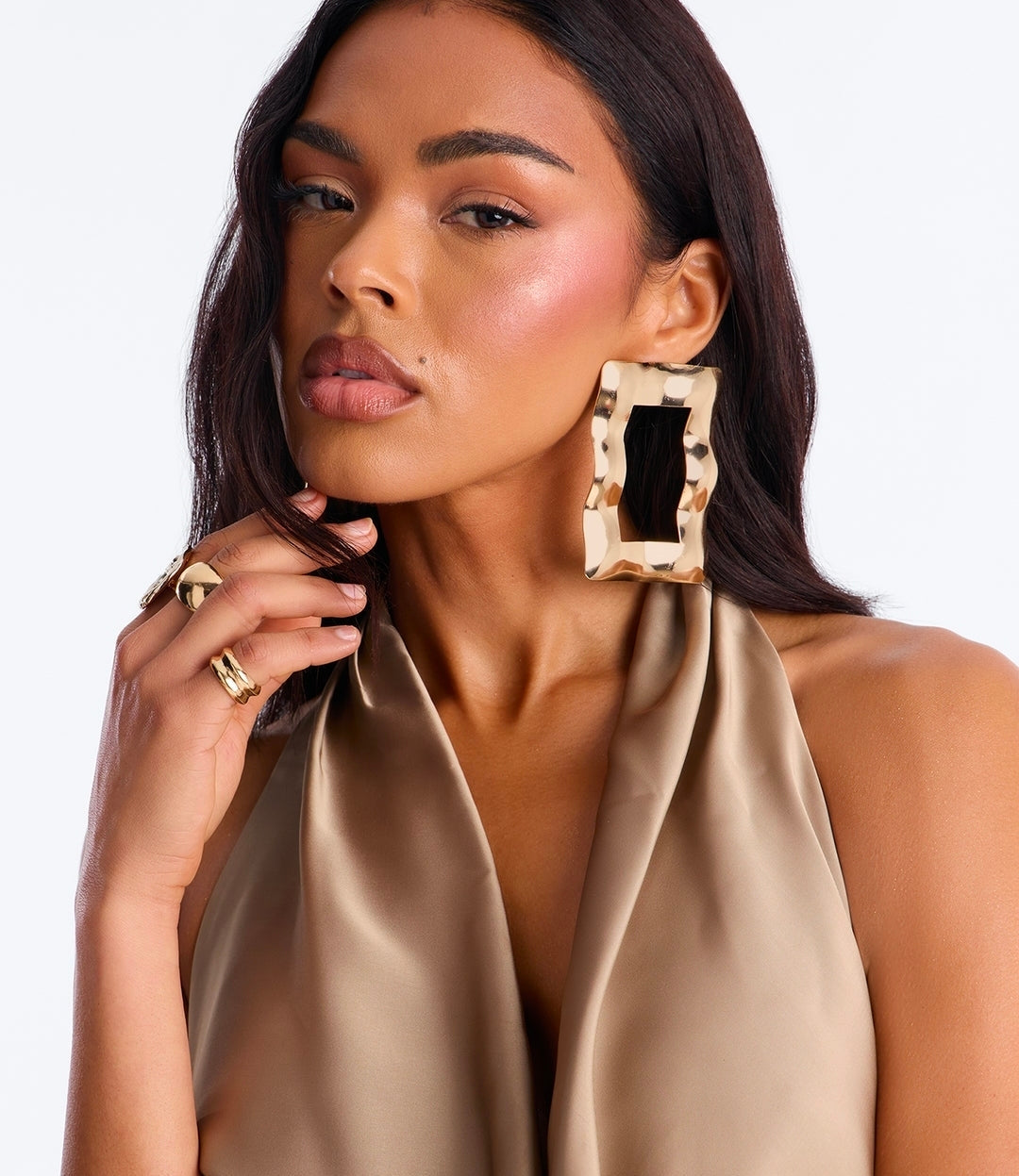 Kyneirah Oversized Stud Earrings