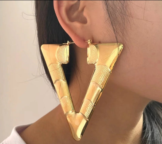 "Vee" Doorknockers